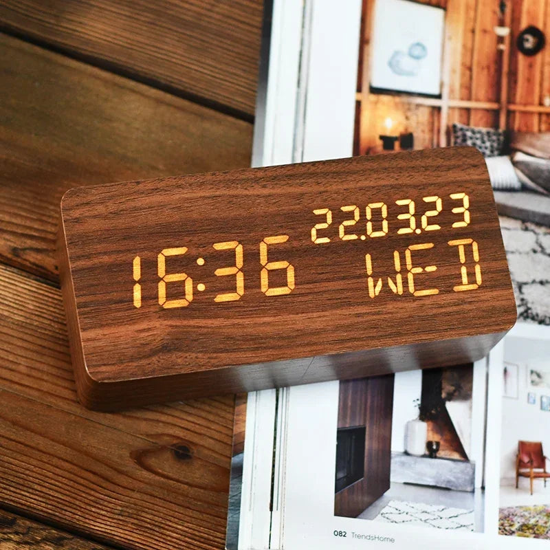 Wood-grain Electronic Desktop Clock Alarm Clock Living Room Retro Digital Log Smart Desk Clock